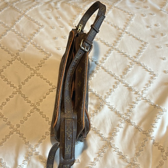 Authentic Louis Vuitton Monogram Dual Compartment Camera Messenger Crossbody Bag - Picture 12 of 16